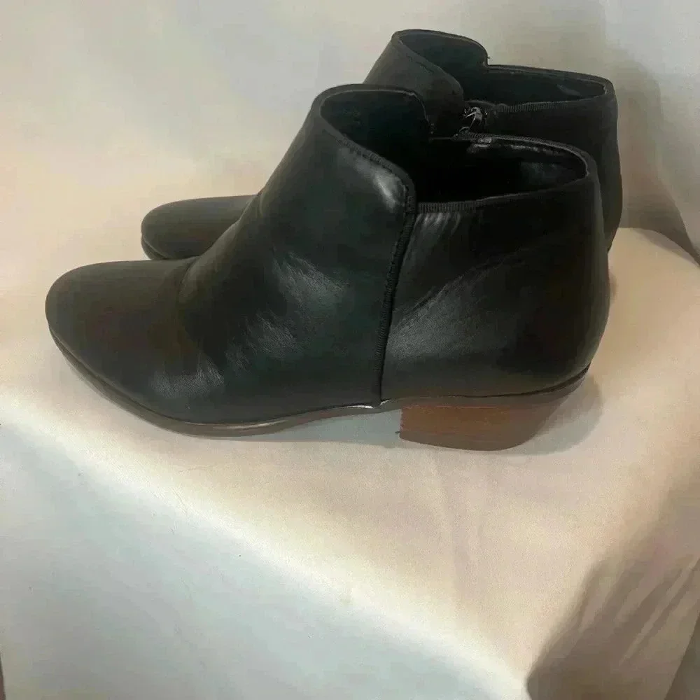 Crown Vintage Tabitha Leather Booties size 7.5 m
